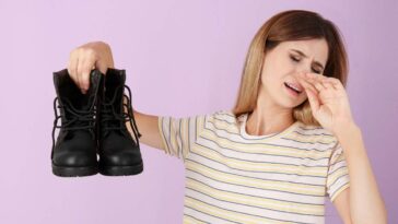 Step-by-Step Guide: Banish Bad Smells from Your Shoes for Good